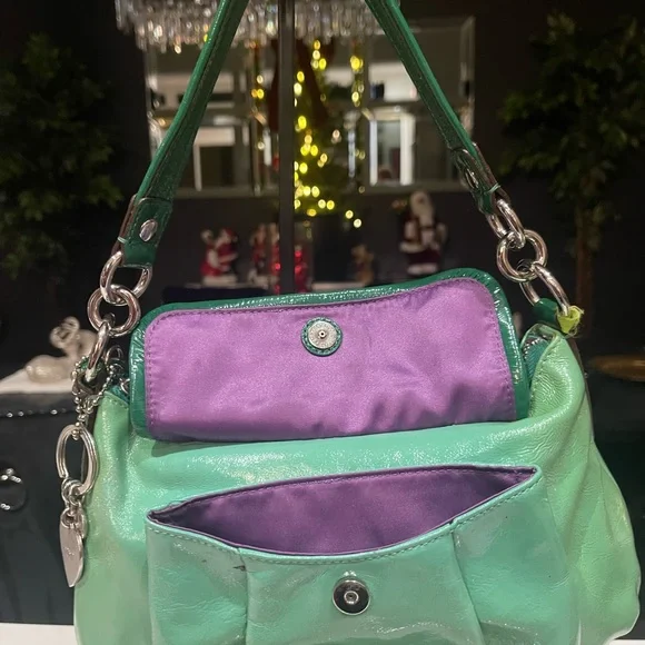 Coach Poppy Groovy patent leather Green Shoulder Bag - Picture 10 of 10
